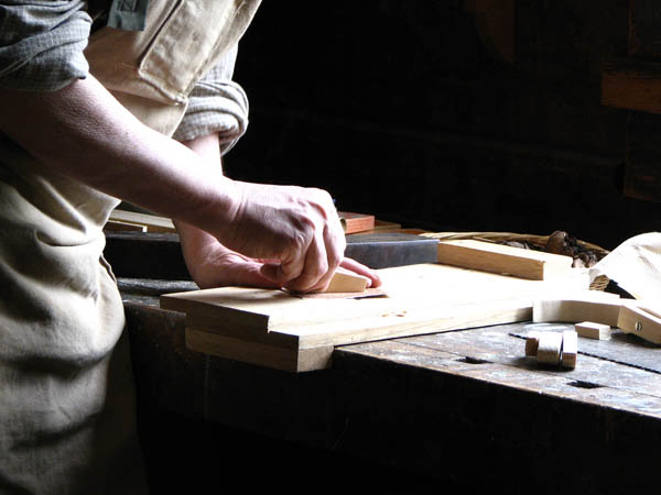 Nuestra <strong>carpintería de madera en  Ledesma de la Cogolla</strong> es una empresa de <strong>herencia familiar</strong>, por lo que  contamos con gran <strong>experiencia </strong>en la profesión.